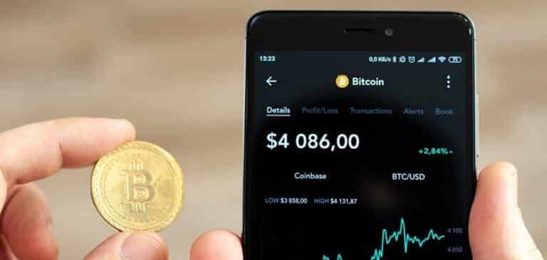 employee analyzing their virtual currency compliance program